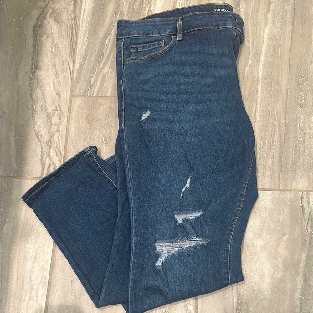 Old Navy Women's Distressed Medium Blue Straight-Leg Jeans